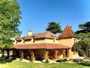 B&B / Chambres d'hotes Les Cedres du Linard, Chambres d'Hotes B&B Near Lascaux, Montignac, Sarlat-la-Caneda, Dordogne : photos des chambres