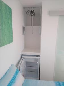 La Isla habitacion independiente con baño privado y jardín