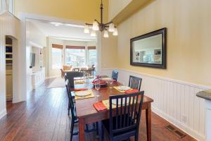 Sycamore Beach Retreat