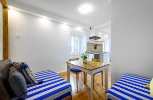 On the Rock Apartments