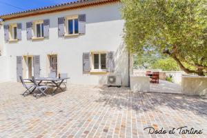 Maisons de vacances Gorgeous 3 bedroom house with AC and garden - Dodo et Tartine : photos des chambres