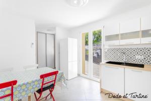 Maisons de vacances Gorgeous 3 bedroom house with AC and garden - Dodo et Tartine : photos des chambres