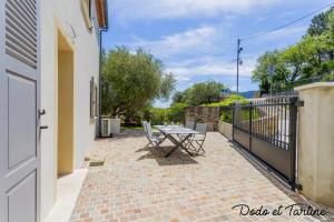 Maisons de vacances Gorgeous 3 bedroom house with AC and garden - Dodo et Tartine : photos des chambres