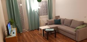 New Apartment 10 min to train station