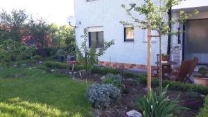 2 Zimmer FeWo mit Außenpool und Sauna - Kitzingen