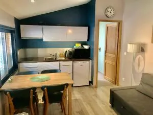 科特塞奥尼宾馆 - 利雪