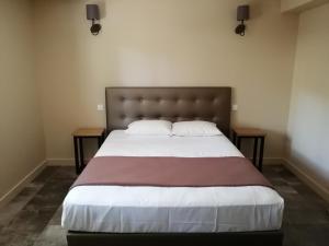 Hotels Auberge Ferayola : Chambre Familiale Confort avec Terrasse