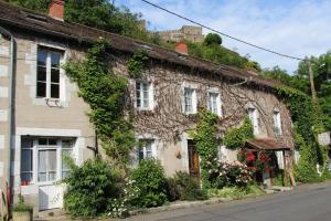 Hotels Hotel Restaurant Les Gorges de Chouvigny : photos des chambres