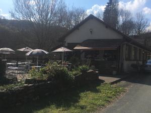 Hotels Hotel Restaurant Les Gorges de Chouvigny : photos des chambres