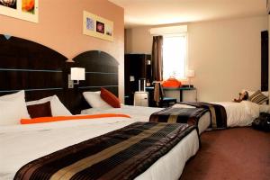 Hotels Hotel Akena City Caudry : Chambre Quadruple - Occupation simple - Non remboursable