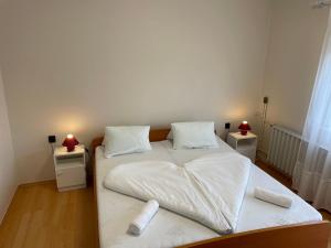 Pingvin Cukrászda Apartman felső szint