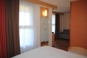 Hotels ibis Hyeres Centre : photos des chambres