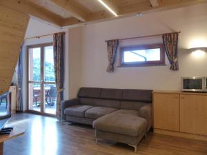 Large One-Bedroom Apartment with Balcony
