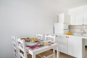 Acqua Vista Family Apartment - 200M from BEACH