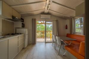 Hotels Camping Les Hautes Prairies : photos des chambres