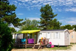 Hotels Camping Les Hautes Prairies : photos des chambres