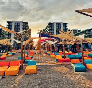 Yvo Lioness & Mamaia Nord