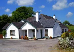 Valley Lodge Room Only Guest House - Clogher