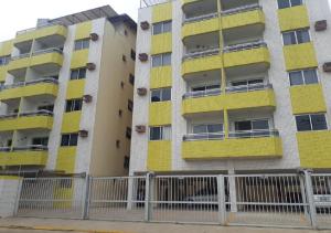 Apto Ubatuba Praia Grande, Ar condicionado, piscina, garagem