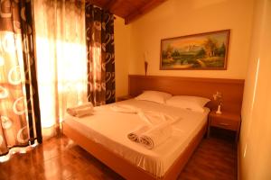 Family Room with Side Sea View room in Hotel Ramosaco