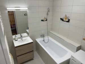 Pingvin Cukrászda Apartman