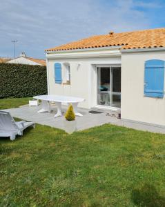 Maisons de vacances Maison des Tremieres : Maison 2 Chambres