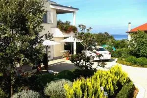 Flowers house on the island Dugi otok - Luka