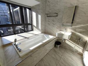 Imperio Romantic Bathtub Studio Melaka l Free Parking l Self Check In