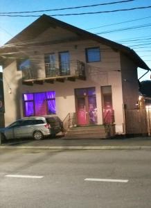 Cazare REGIM HÔTELIER ZĂRNEŞTI