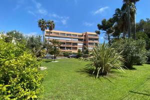 St-Raphaël - joli T1 au port de Santa-Lucia - climatisé