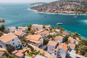 Fully renovated studio apartment with a seaview