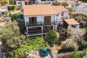 Fully renovated studio apartment with a seaview
