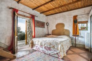One-Bedroom Apartment with Garden View