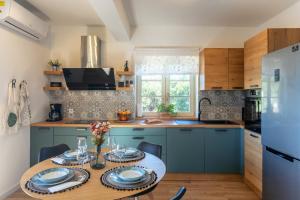 HANA Luxury apartment with sea view