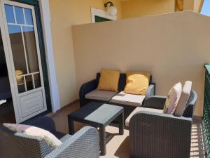 Oura Beach T1 apartment Coral , close to the Strip, Swimming Pool, Wi Fi, AC