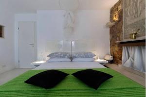 NI NA Boutique House with garden terrace