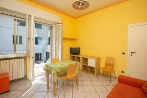 M116 - Marcelli, bilocale in centro e fronte mare