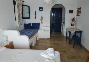 Venetiko Studios Irakleia-Island Greece