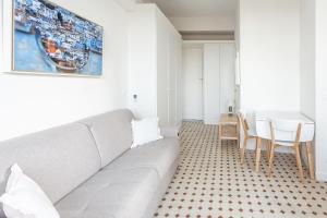 Seaside Studio by iCasamia it