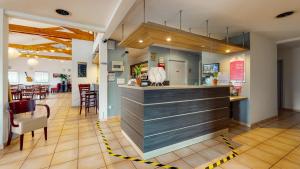 Ever Route 64 Brit Hotel Tarbes Ibos