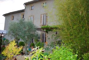 Appartements Appartement d'une chambre avec piscine partagee jardin clos et wifi a Violes : photos des chambres