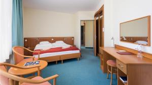 One-Bedroom Suite with Hot Tub room in Hunguest Hotel Aqua Sol