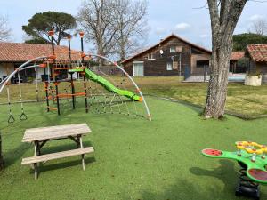 Maisons de vacances Ensemble de 3 villas avec piscine chauffee, esprit detente : photos des chambres