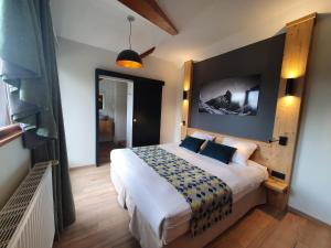 Hotels Auberge De La Croix Perrin : photos des chambres
