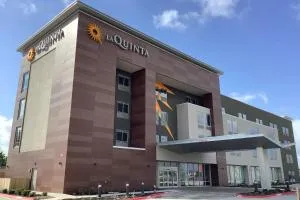 La Quinta Inn & Suites by Wyndham Corpus Christi Southeast - Peary Place