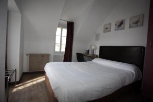 Hotels Contact Hotel - Hotel Le Lion d'Or Lamballe : photos des chambres