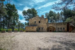 Maisons de vacances Stunning panoramic views and heated pool in Roussillon : photos des chambres