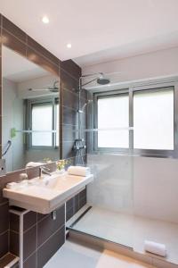 Hotels Best Western Hotel Mediterranee Menton : photos des chambres