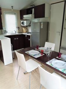 Chalets Mobilhome Nature Drome Vercors jusqu'a 6 personnes : photos des chambres