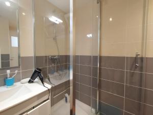 Appartements Eroso Saint Esprit proche gare WIFI bureaux : photos des chambres